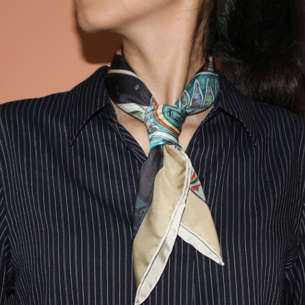 Khăn Lụa Tơ Tằm Vuông Thiết Kế Vọng 55cm